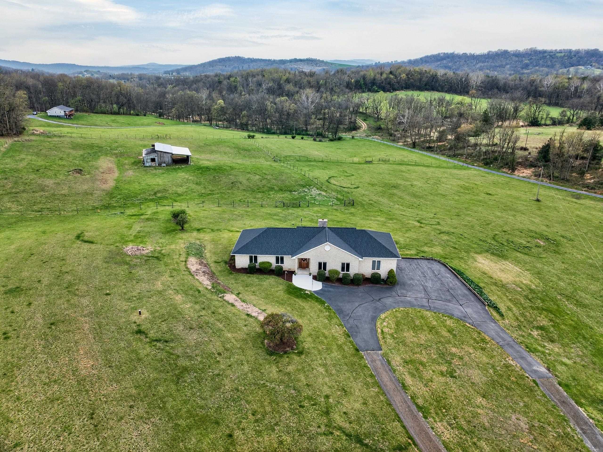 363 DAVIS LN, NEW MARKET, Virginia 22844, 3 Bedrooms Bedrooms, ,3 BathroomsBathrooms,Residential,363 DAVIS LN,677809 MLS # 677809