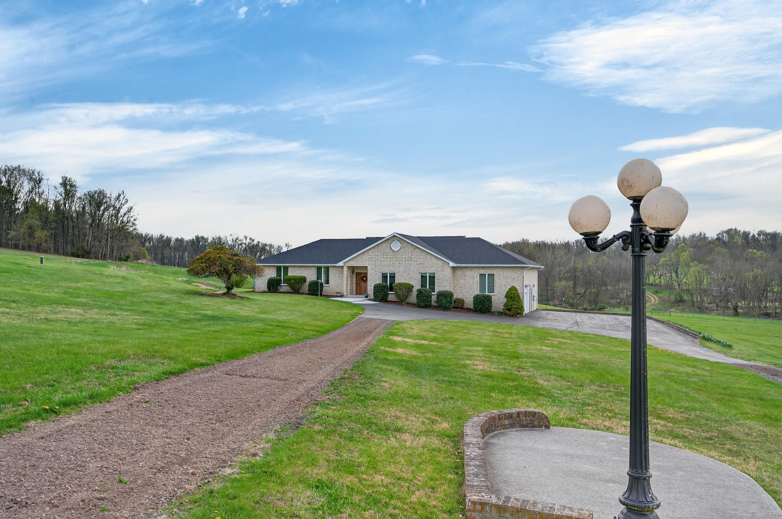 363 DAVIS LN, NEW MARKET, Virginia 22844, 3 Bedrooms Bedrooms, ,3 BathroomsBathrooms,Residential,363 DAVIS LN,677809 MLS # 677809
