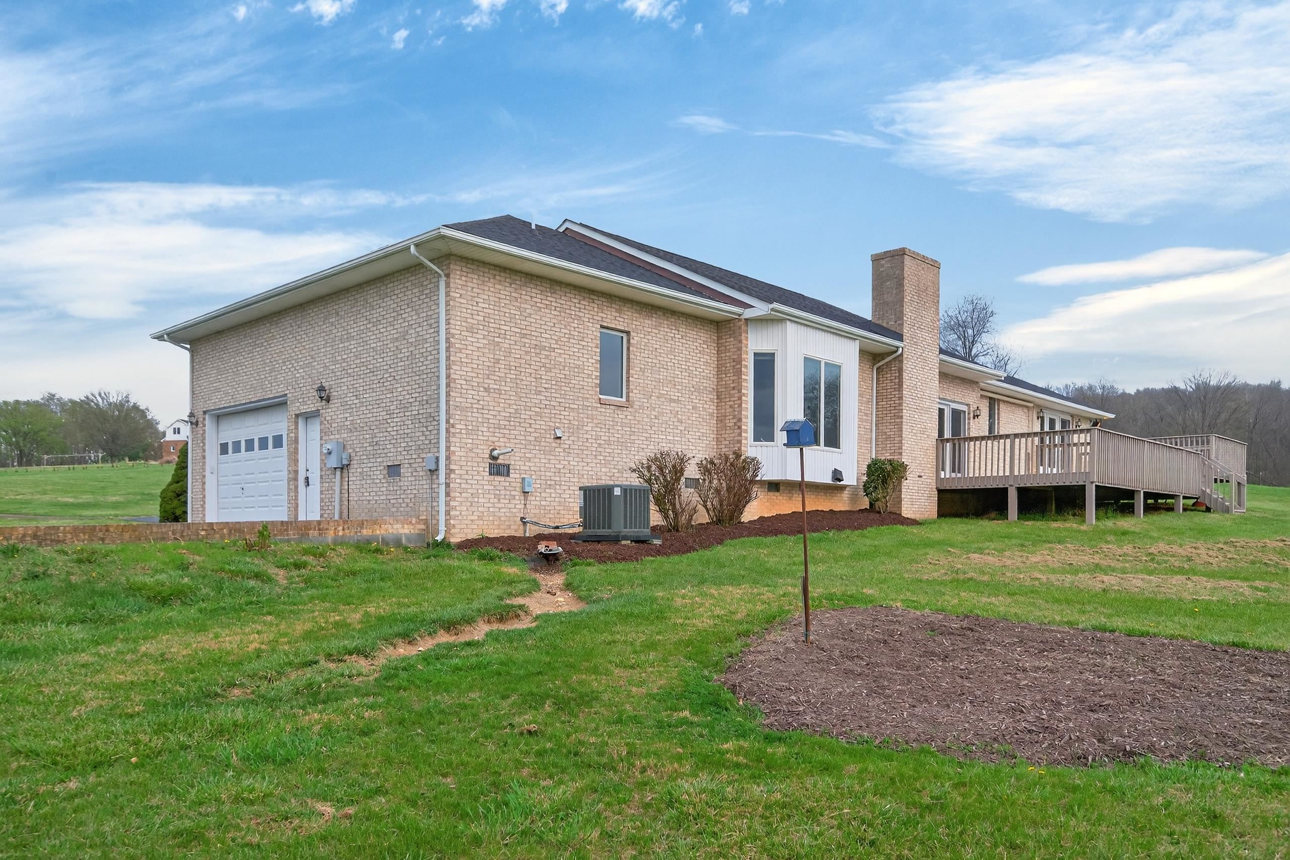 363 DAVIS LN, NEW MARKET, Virginia 22844, 3 Bedrooms Bedrooms, ,3 BathroomsBathrooms,Residential,363 DAVIS LN,677809 MLS # 677809