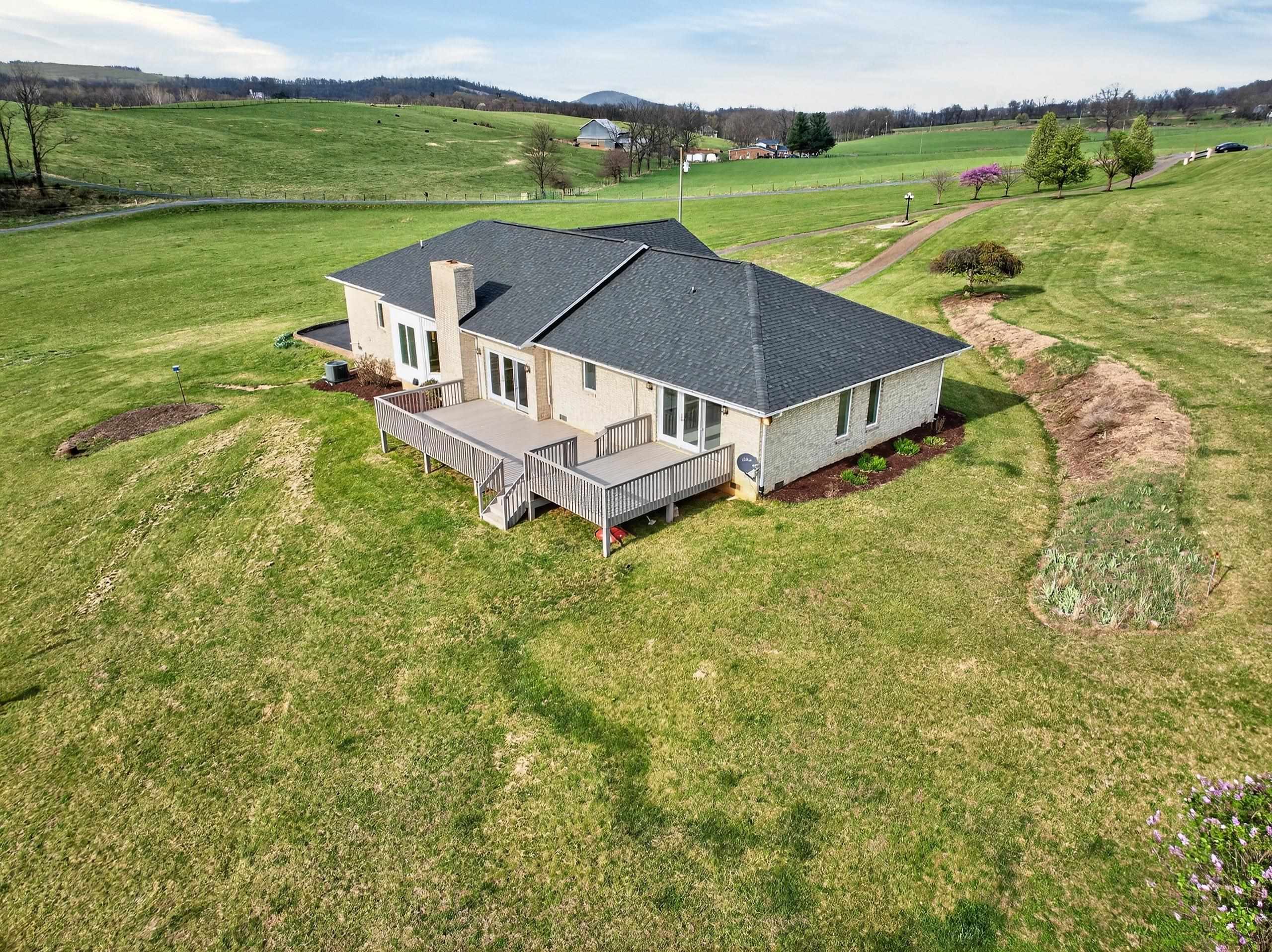 363 DAVIS LN, NEW MARKET, Virginia 22844, 3 Bedrooms Bedrooms, ,3 BathroomsBathrooms,Residential,363 DAVIS LN,677809 MLS # 677809