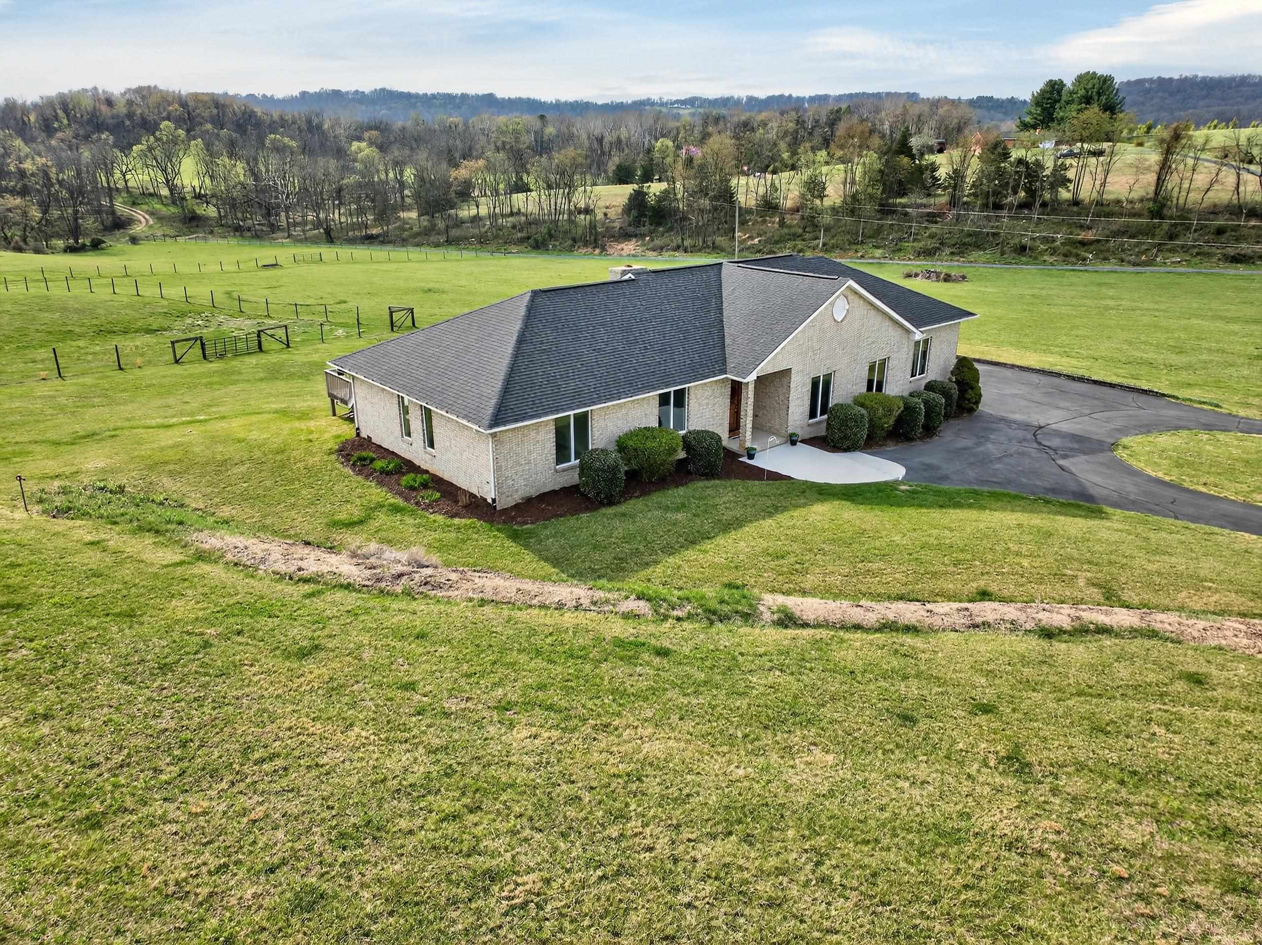 363 DAVIS LN, NEW MARKET, Virginia 22844, 3 Bedrooms Bedrooms, ,3 BathroomsBathrooms,Residential,363 DAVIS LN,677809 MLS # 677809