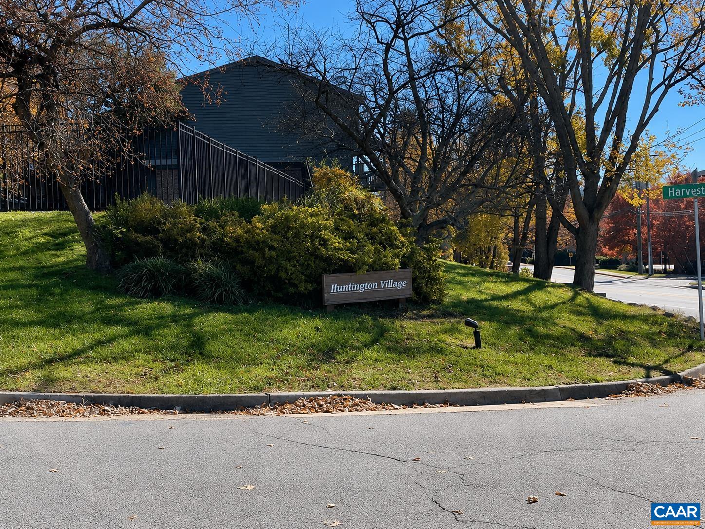128 HARVEST DR, CHARLOTTESVILLE, Virginia 22903, 3 Bedrooms Bedrooms, ,2 BathroomsBathrooms,Residential,128 HARVEST DR,677810 MLS # 677810