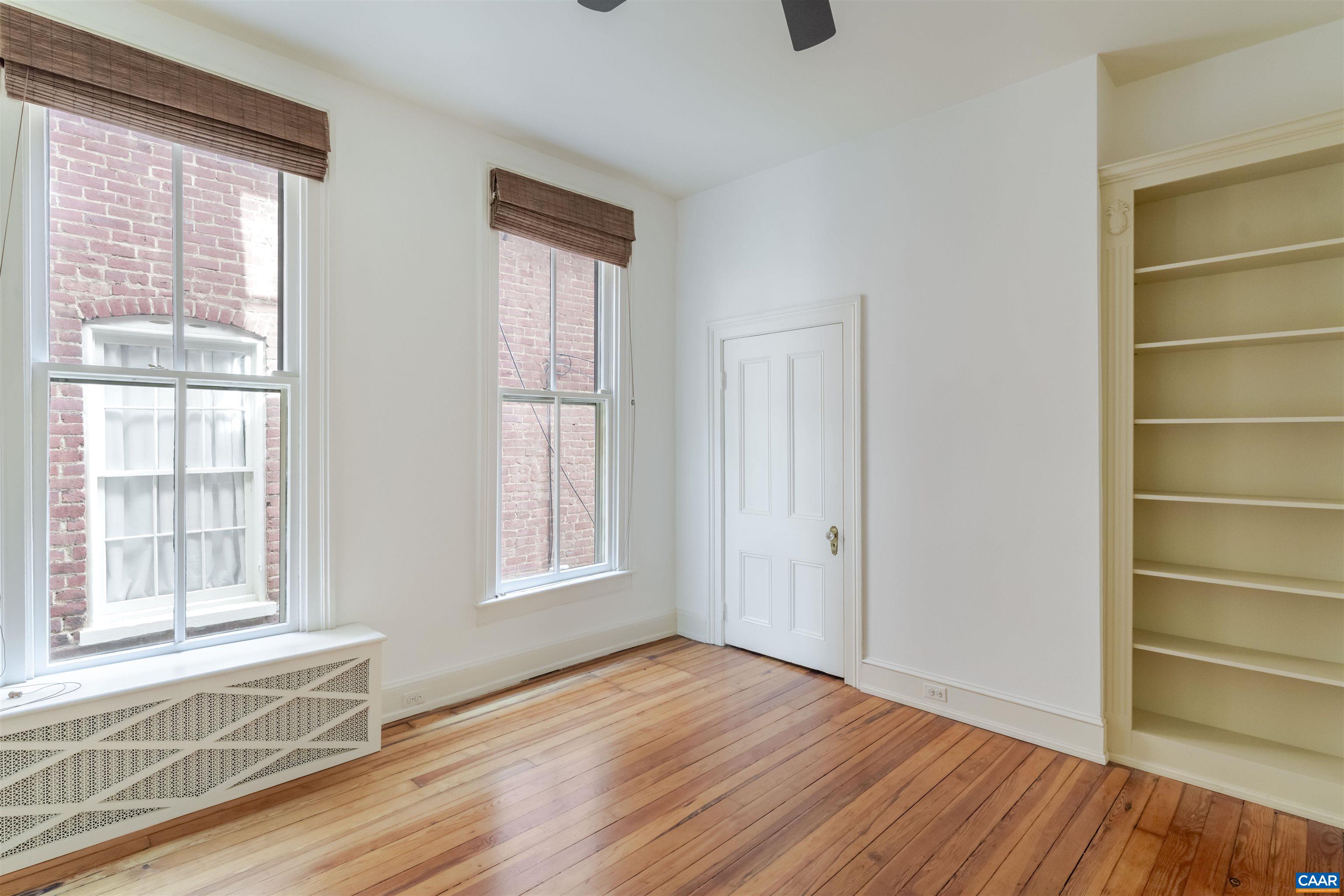 17 N WASHINGTON ST, STAUNTON, Virginia 24401, 3 Bedrooms Bedrooms, ,2 BathroomsBathrooms,Residential,17 N WASHINGTON ST,677811 MLS # 677811
