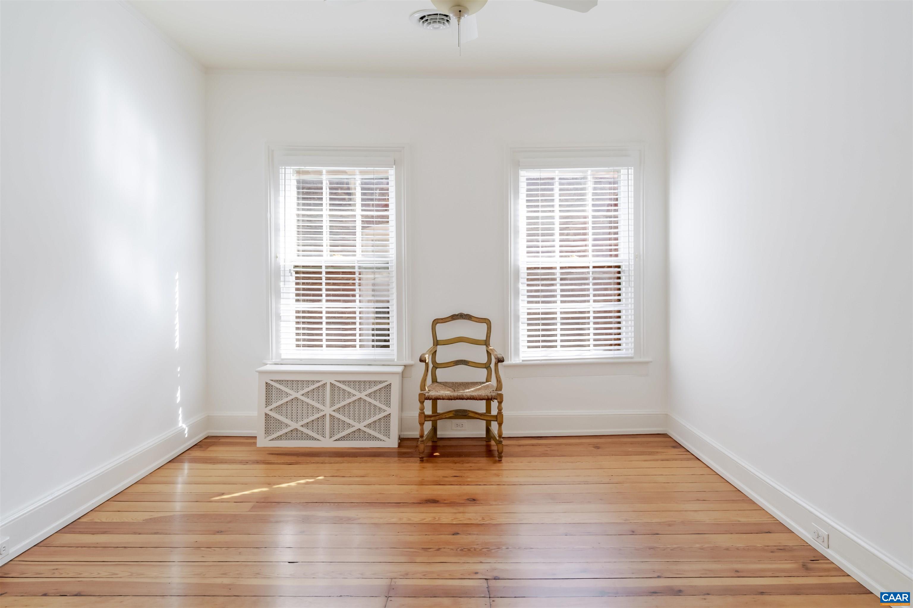 17 N WASHINGTON ST, STAUNTON, Virginia 24401, 3 Bedrooms Bedrooms, ,2 BathroomsBathrooms,Residential,17 N WASHINGTON ST,677811 MLS # 677811