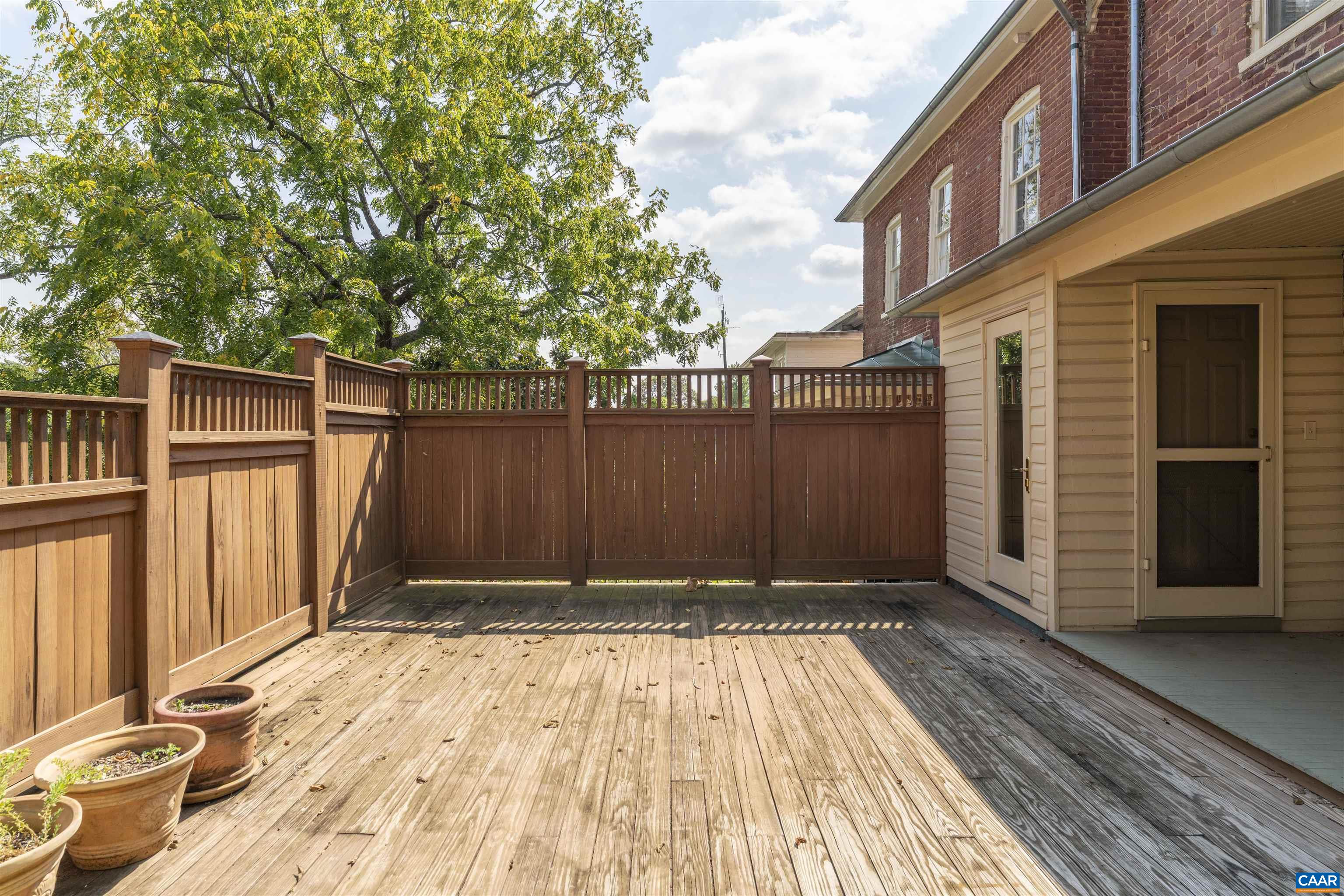 17 N WASHINGTON ST, STAUNTON, Virginia 24401, 3 Bedrooms Bedrooms, ,2 BathroomsBathrooms,Residential,17 N WASHINGTON ST,677811 MLS # 677811