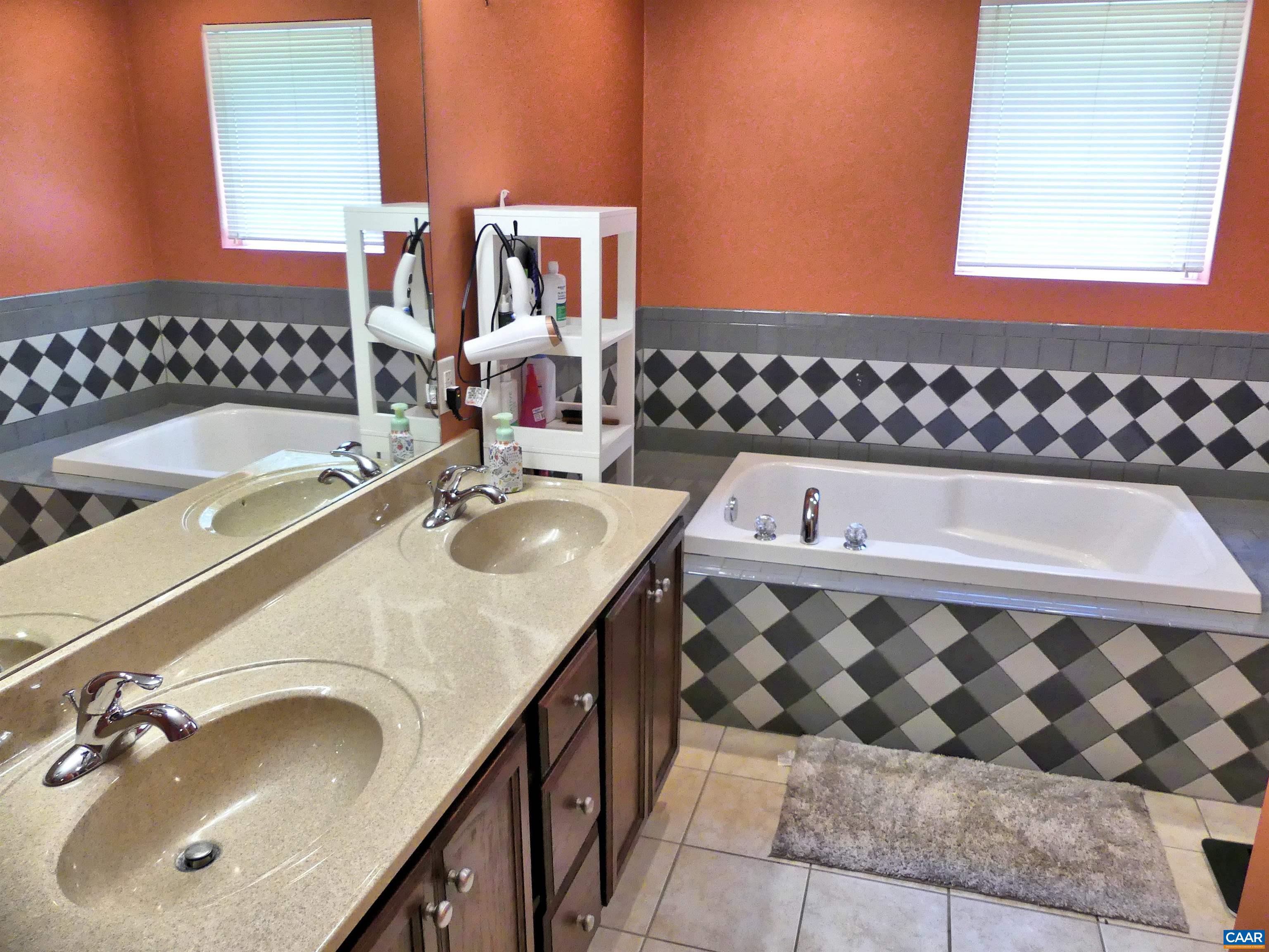 216 COHASSET CIR, PALMYRA, Virginia 22963, 3 Bedrooms Bedrooms, ,3 BathroomsBathrooms,Residential,216 COHASSET CIR,677812 MLS # 677812