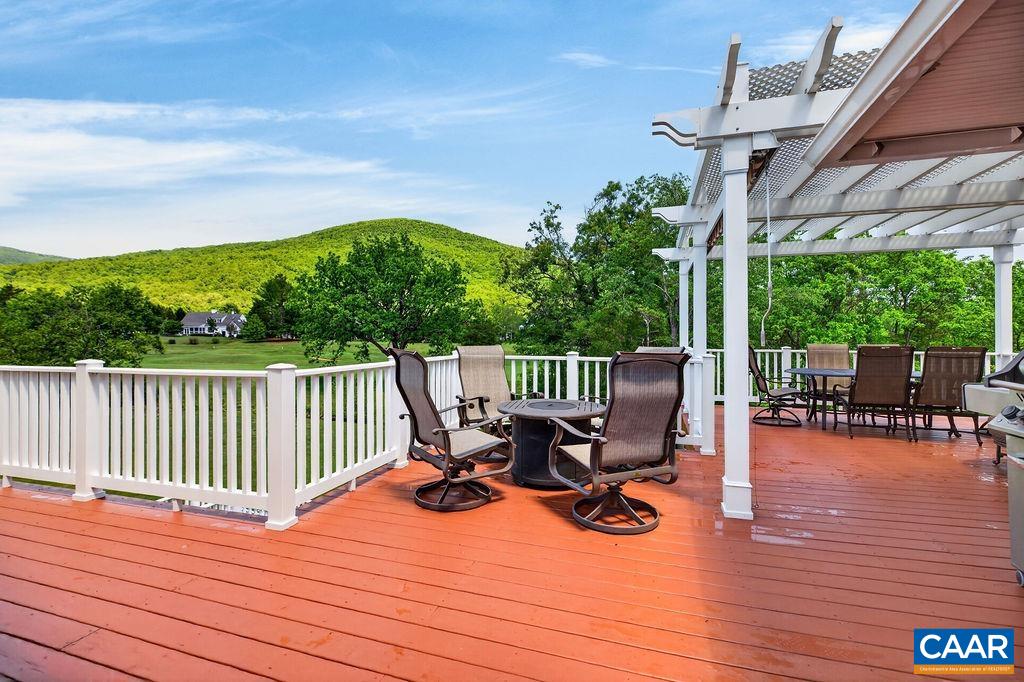 Generous deck offering some of the most spectacular views in all of Stoney Creek