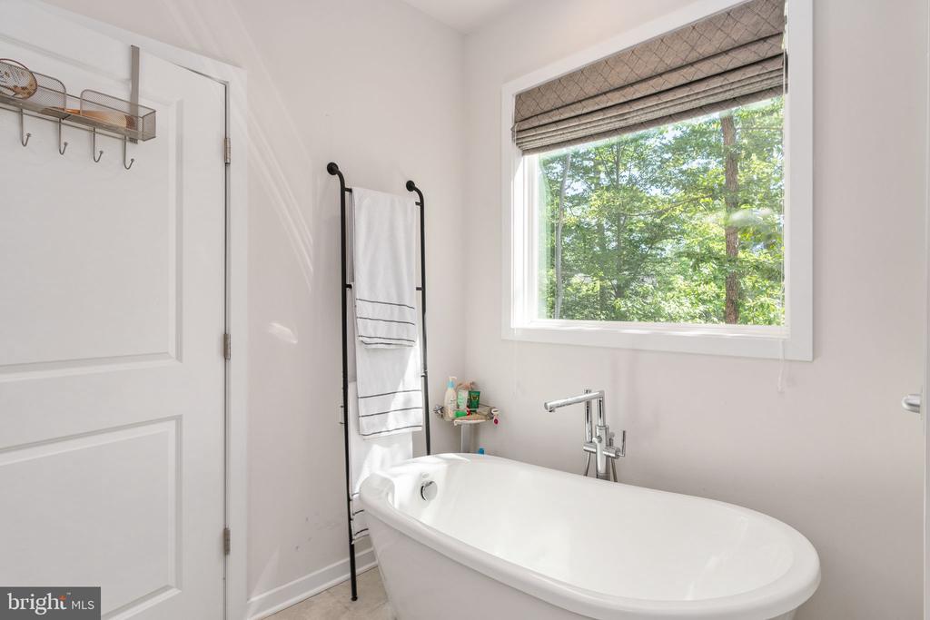 8007 ASHFORD DR, FREDERICKSBURG, Virginia 22407, 4 Bedrooms Bedrooms, ,3 BathroomsBathrooms,Residential,NONE AVAILABLE,8007 ASHFORD DR,VASP2042260 MLS # VASP2042260