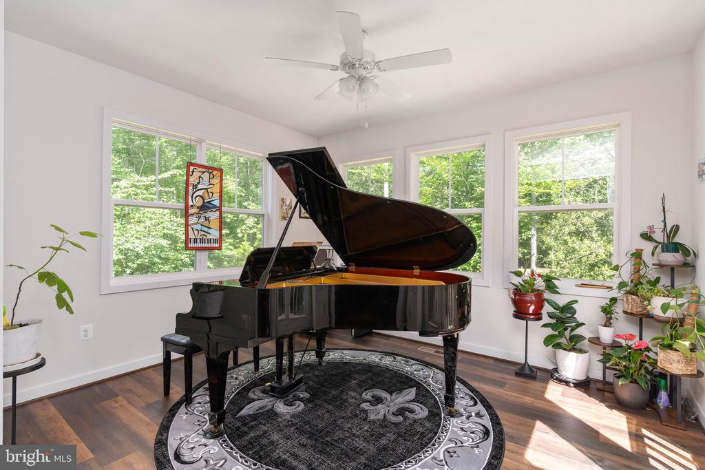 8007 ASHFORD DR, FREDERICKSBURG, Virginia 22407, 4 Bedrooms Bedrooms, ,3 BathroomsBathrooms,Residential,NONE AVAILABLE,8007 ASHFORD DR,VASP2042260 MLS # VASP2042260