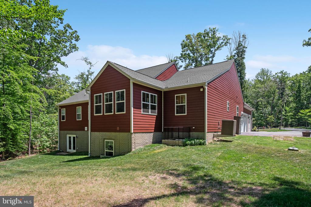 8007 ASHFORD DR, FREDERICKSBURG, Virginia 22407, 4 Bedrooms Bedrooms, ,3 BathroomsBathrooms,Residential,NONE AVAILABLE,8007 ASHFORD DR,VASP2042260 MLS # VASP2042260