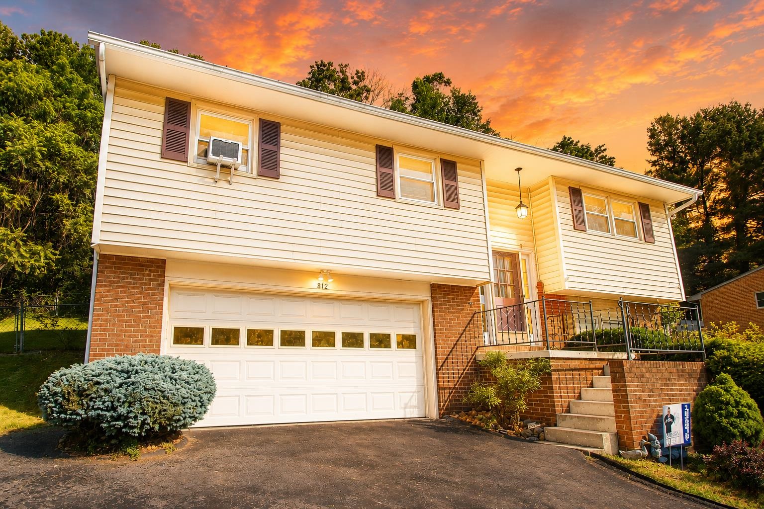 812 N COALTER ST, STAUNTON, Virginia 24401, 3 Bedrooms Bedrooms, ,2 BathroomsBathrooms,Residential,812 N COALTER ST,677820 MLS # 677820