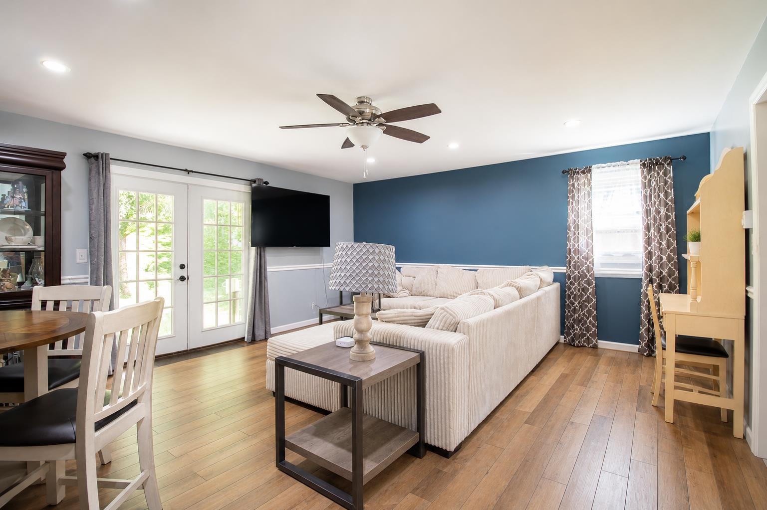 812 N COALTER ST, STAUNTON, Virginia 24401, 3 Bedrooms Bedrooms, ,2 BathroomsBathrooms,Residential,812 N COALTER ST,677820 MLS # 677820
