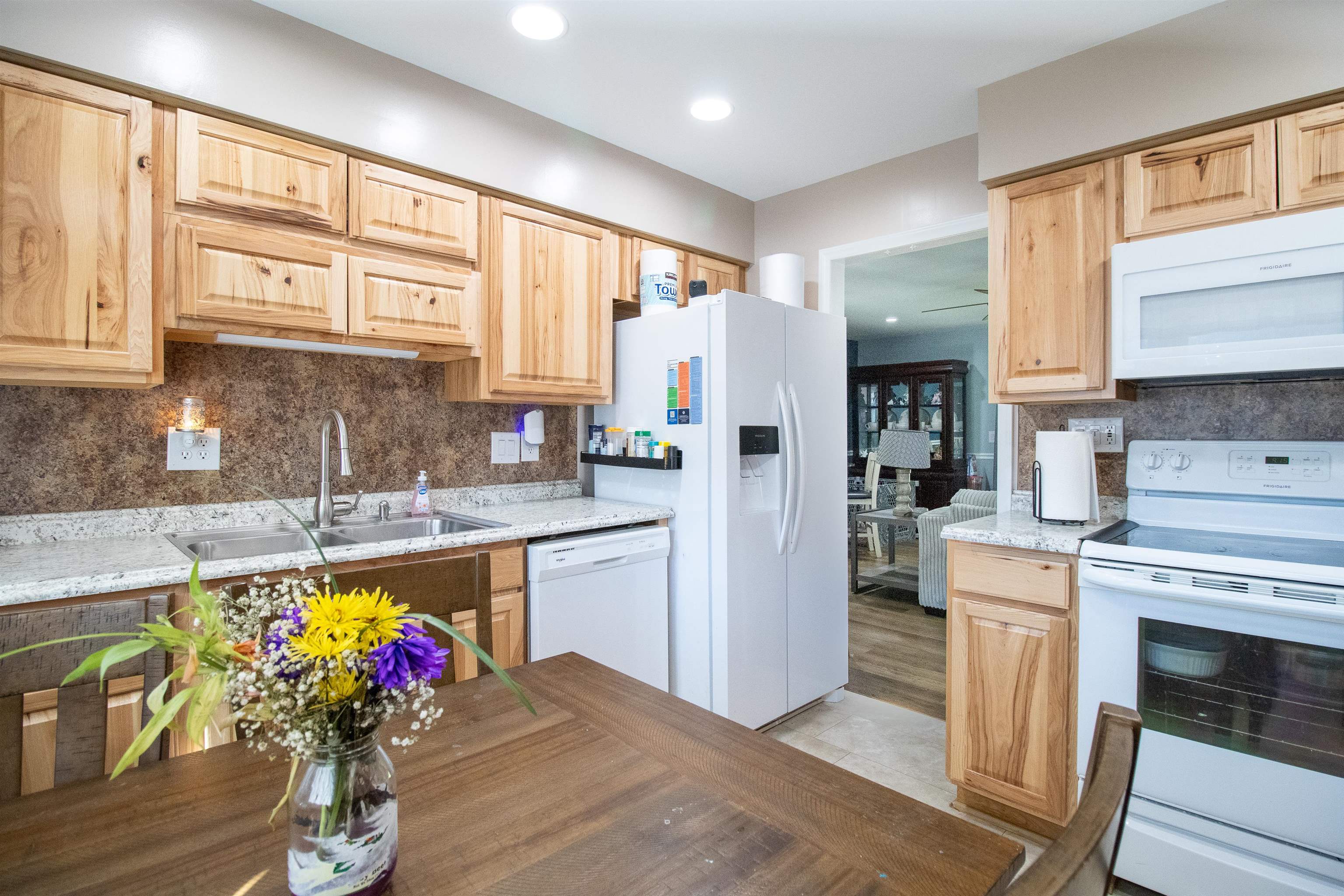 812 N COALTER ST, STAUNTON, Virginia 24401, 3 Bedrooms Bedrooms, ,2 BathroomsBathrooms,Residential,812 N COALTER ST,677820 MLS # 677820
