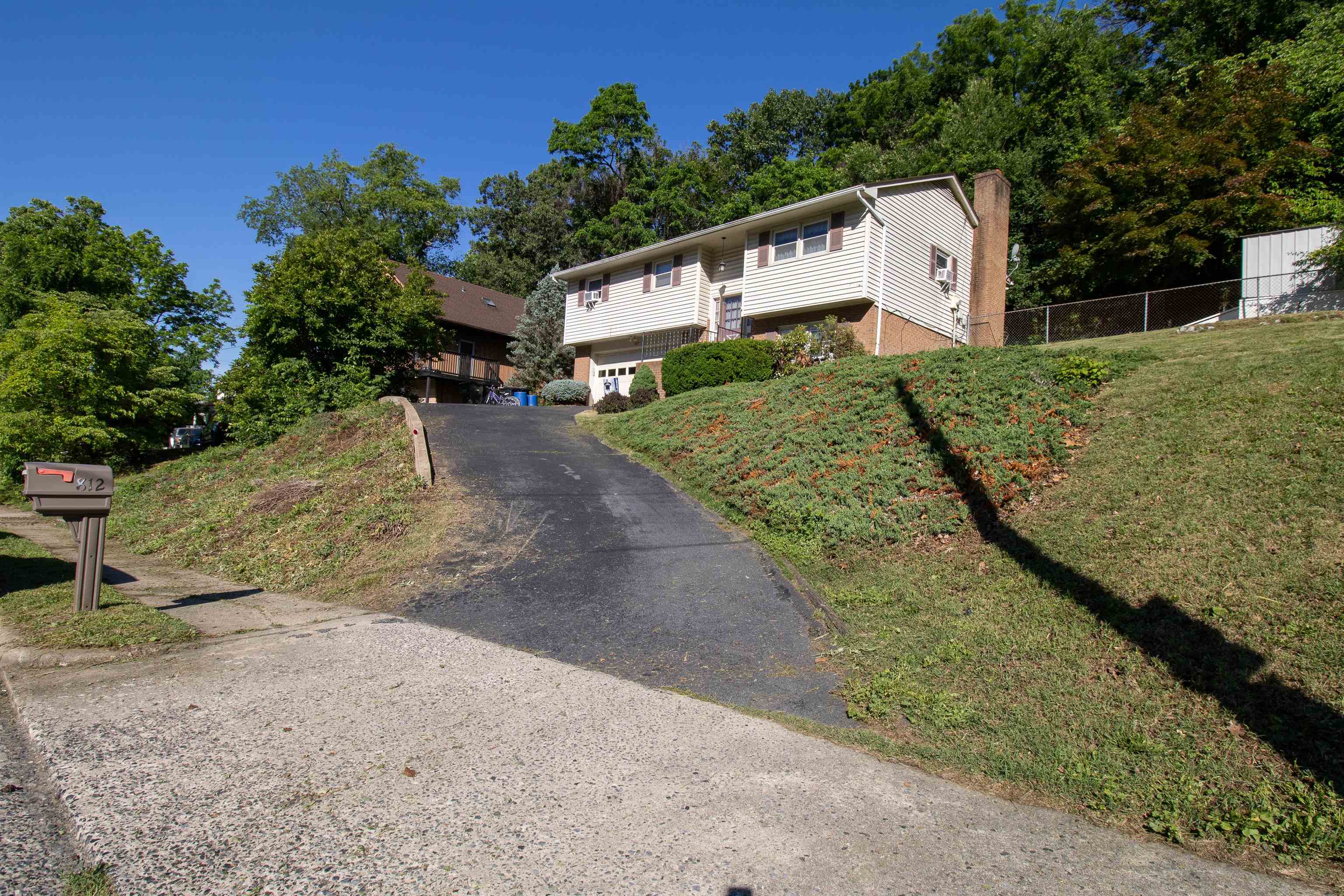 812 N COALTER ST, STAUNTON, Virginia 24401, 3 Bedrooms Bedrooms, ,2 BathroomsBathrooms,Residential,812 N COALTER ST,677820 MLS # 677820