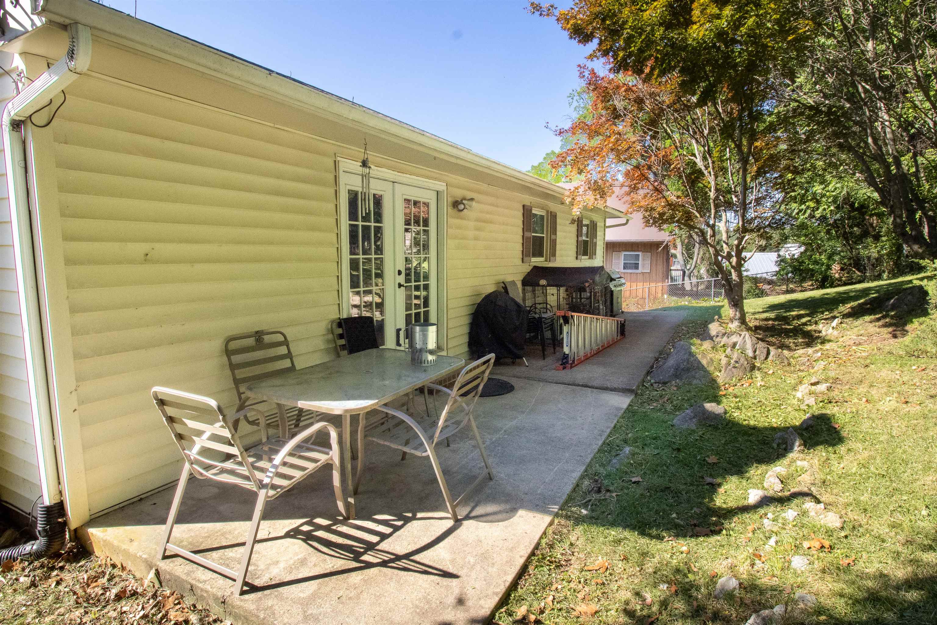 812 N COALTER ST, STAUNTON, Virginia 24401, 3 Bedrooms Bedrooms, ,2 BathroomsBathrooms,Residential,812 N COALTER ST,677820 MLS # 677820