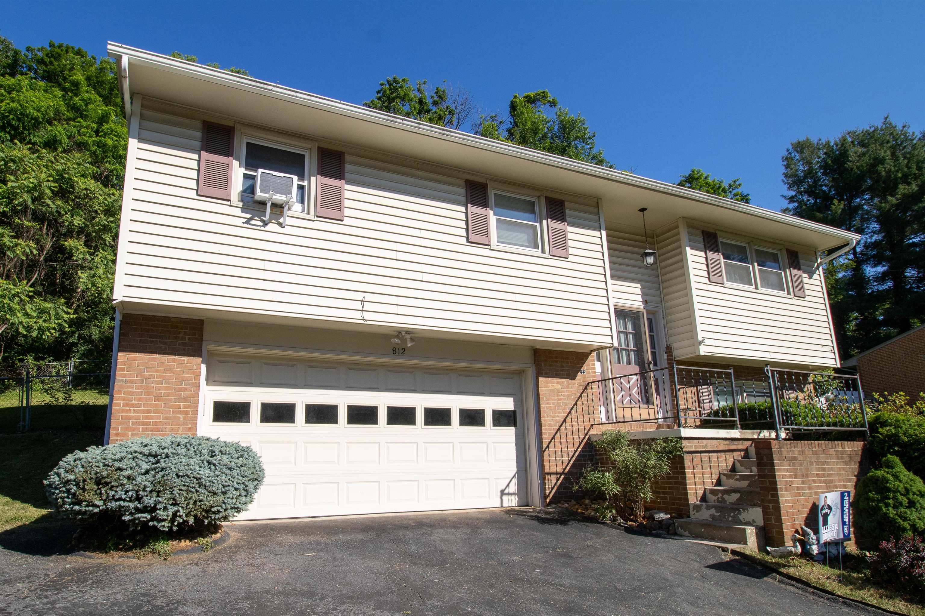 812 N COALTER ST, STAUNTON, Virginia 24401, 3 Bedrooms Bedrooms, ,2 BathroomsBathrooms,Residential,812 N COALTER ST,677820 MLS # 677820