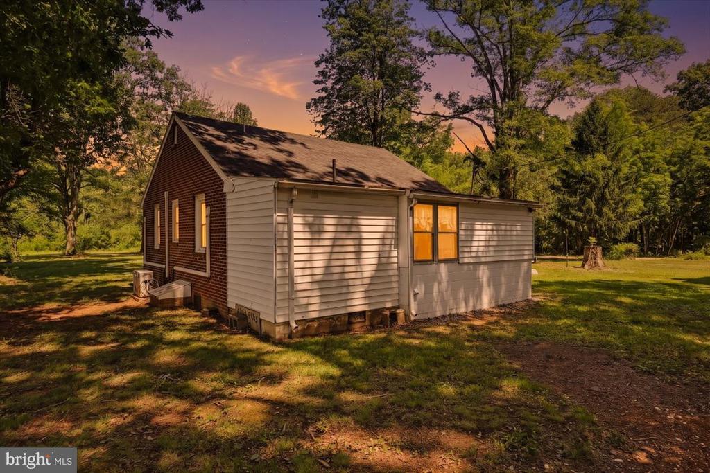 20322 GUM TREE RD, ORANGE, Virginia 22960, 2 Bedrooms Bedrooms, ,1 BathroomBathrooms,Residential,20322 GUM TREE RD,VAOR2014322 MLS # VAOR2014322
