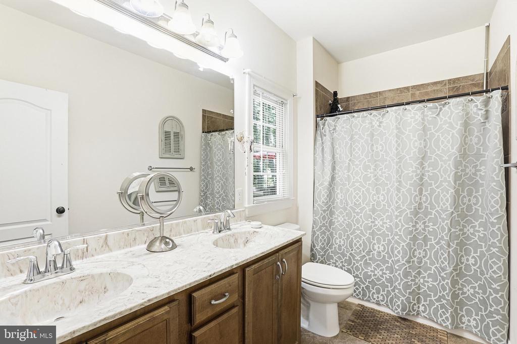 12400 HENKINS LN, SPOTSYLVANIA, Virginia 22551, 4 Bedrooms Bedrooms, ,2 BathroomsBathrooms,Residential,12400 HENKINS LN,VASP2041746 MLS # VASP2041746