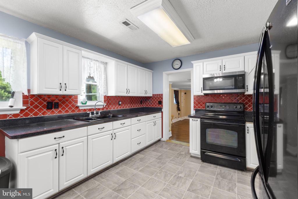 11521 ORANGE PLANK RD, LOCUST GROVE, Virginia 22508, 3 Bedrooms Bedrooms, ,2 BathroomsBathrooms,Residential,11521 ORANGE PLANK RD,VASP2041958 MLS # VASP2041958