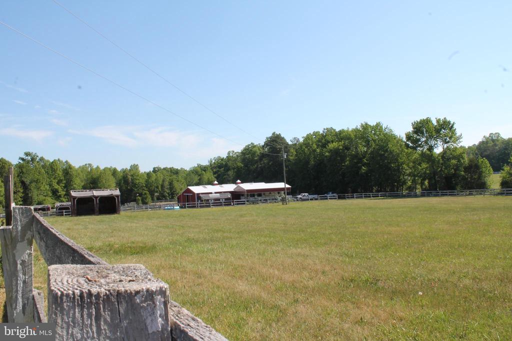 6019 HICKORY RIDGE RD, SPOTSYLVANIA, Virginia 22551, 4 Bedrooms Bedrooms, ,1 BathroomBathrooms,Residential,6019 HICKORY RIDGE RD,VASP2042090 MLS # VASP2042090