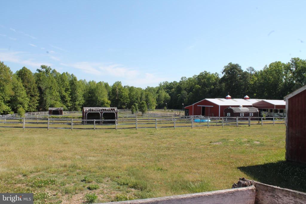 6019 HICKORY RIDGE RD, SPOTSYLVANIA, Virginia 22551, 4 Bedrooms Bedrooms, ,1 BathroomBathrooms,Residential,6019 HICKORY RIDGE RD,VASP2042090 MLS # VASP2042090