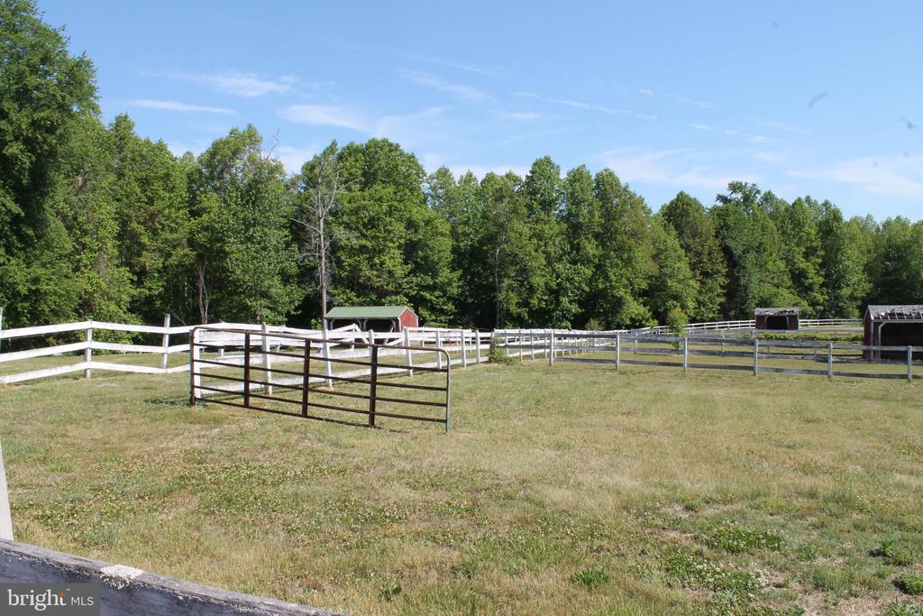 6019 HICKORY RIDGE RD, SPOTSYLVANIA, Virginia 22551, 4 Bedrooms Bedrooms, ,1 BathroomBathrooms,Residential,6019 HICKORY RIDGE RD,VASP2042090 MLS # VASP2042090