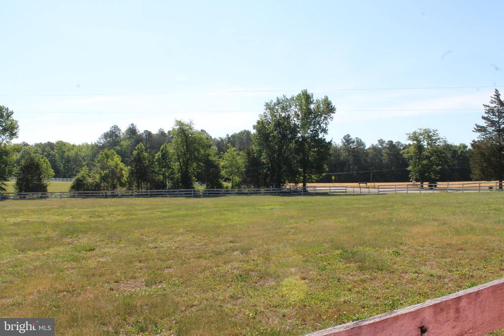 6019 HICKORY RIDGE RD, SPOTSYLVANIA, Virginia 22551, 4 Bedrooms Bedrooms, ,1 BathroomBathrooms,Residential,6019 HICKORY RIDGE RD,VASP2042090 MLS # VASP2042090