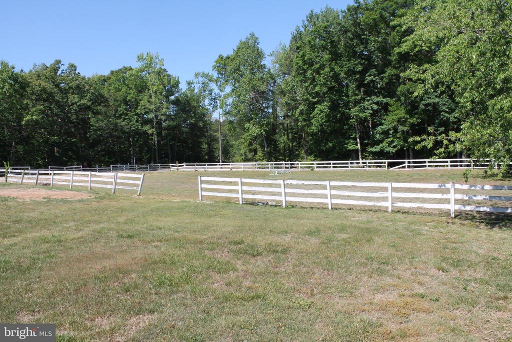 6019 HICKORY RIDGE RD, SPOTSYLVANIA, Virginia 22551, 4 Bedrooms Bedrooms, ,1 BathroomBathrooms,Residential,6019 HICKORY RIDGE RD,VASP2042090 MLS # VASP2042090