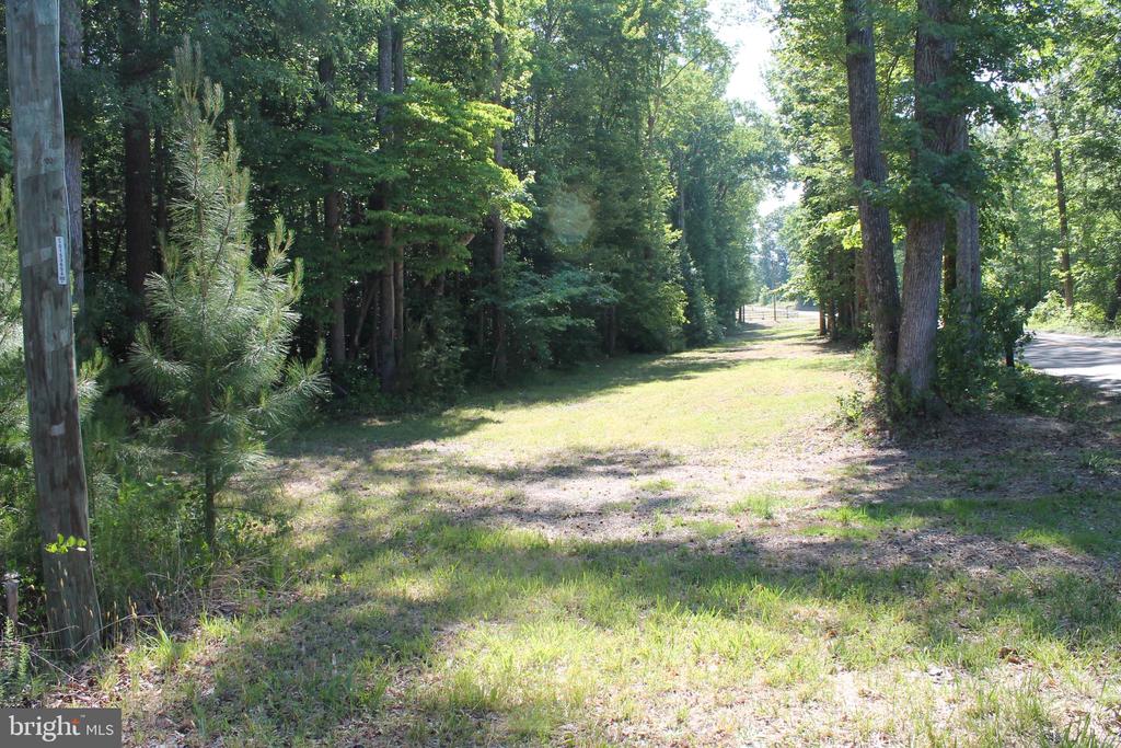 6019 HICKORY RIDGE RD, SPOTSYLVANIA, Virginia 22551, 4 Bedrooms Bedrooms, ,1 BathroomBathrooms,Residential,6019 HICKORY RIDGE RD,VASP2042090 MLS # VASP2042090