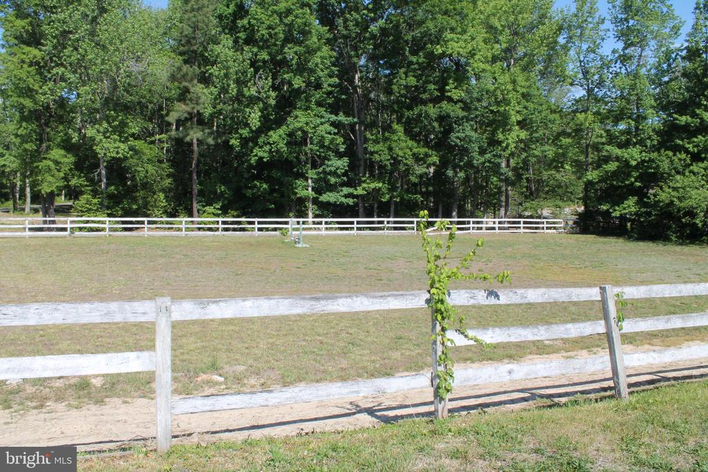 6019 HICKORY RIDGE RD, SPOTSYLVANIA, Virginia 22551, 4 Bedrooms Bedrooms, ,1 BathroomBathrooms,Residential,6019 HICKORY RIDGE RD,VASP2042090 MLS # VASP2042090