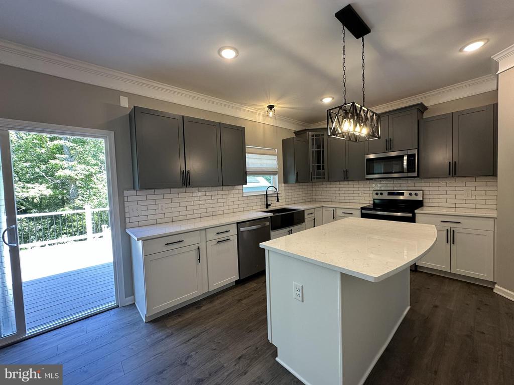 7939 REBEL RD, SPOTSYLVANIA, Virginia 22551, 4 Bedrooms Bedrooms, ,2 BathroomsBathrooms,Residential,7939 REBEL RD,VASP2042092 MLS # VASP2042092
