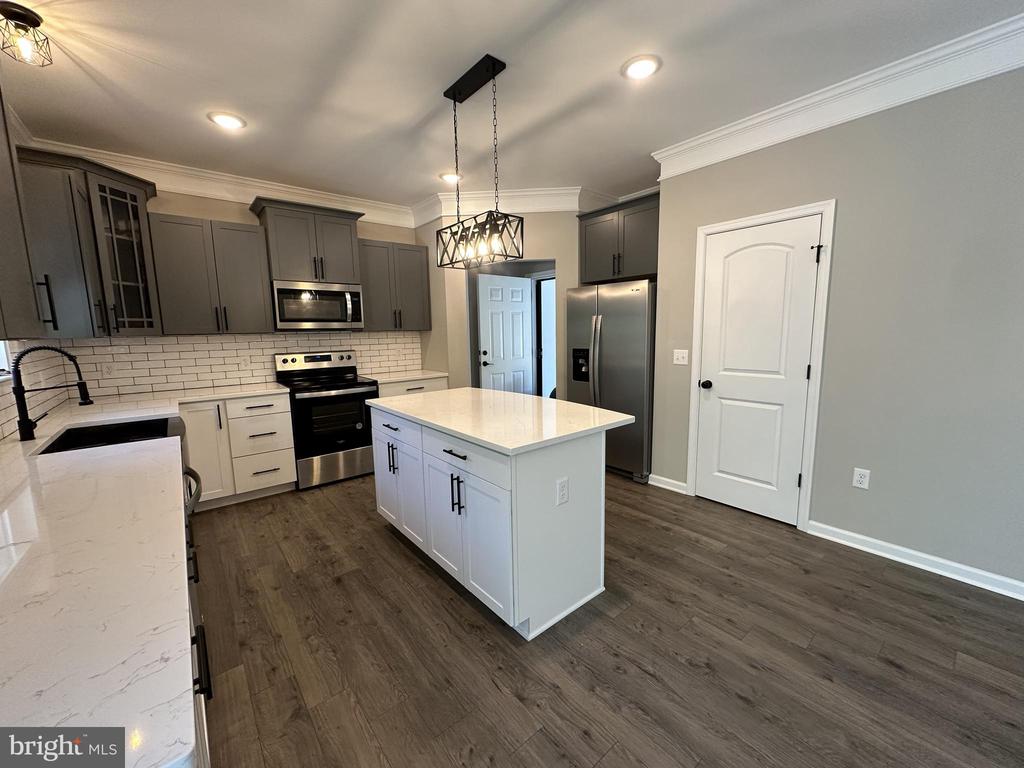 7939 REBEL RD, SPOTSYLVANIA, Virginia 22551, 4 Bedrooms Bedrooms, ,2 BathroomsBathrooms,Residential,7939 REBEL RD,VASP2042092 MLS # VASP2042092