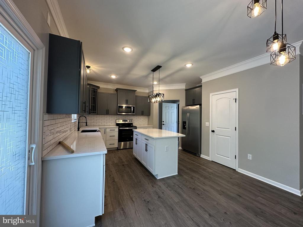 7939 REBEL RD, SPOTSYLVANIA, Virginia 22551, 4 Bedrooms Bedrooms, ,2 BathroomsBathrooms,Residential,7939 REBEL RD,VASP2042092 MLS # VASP2042092