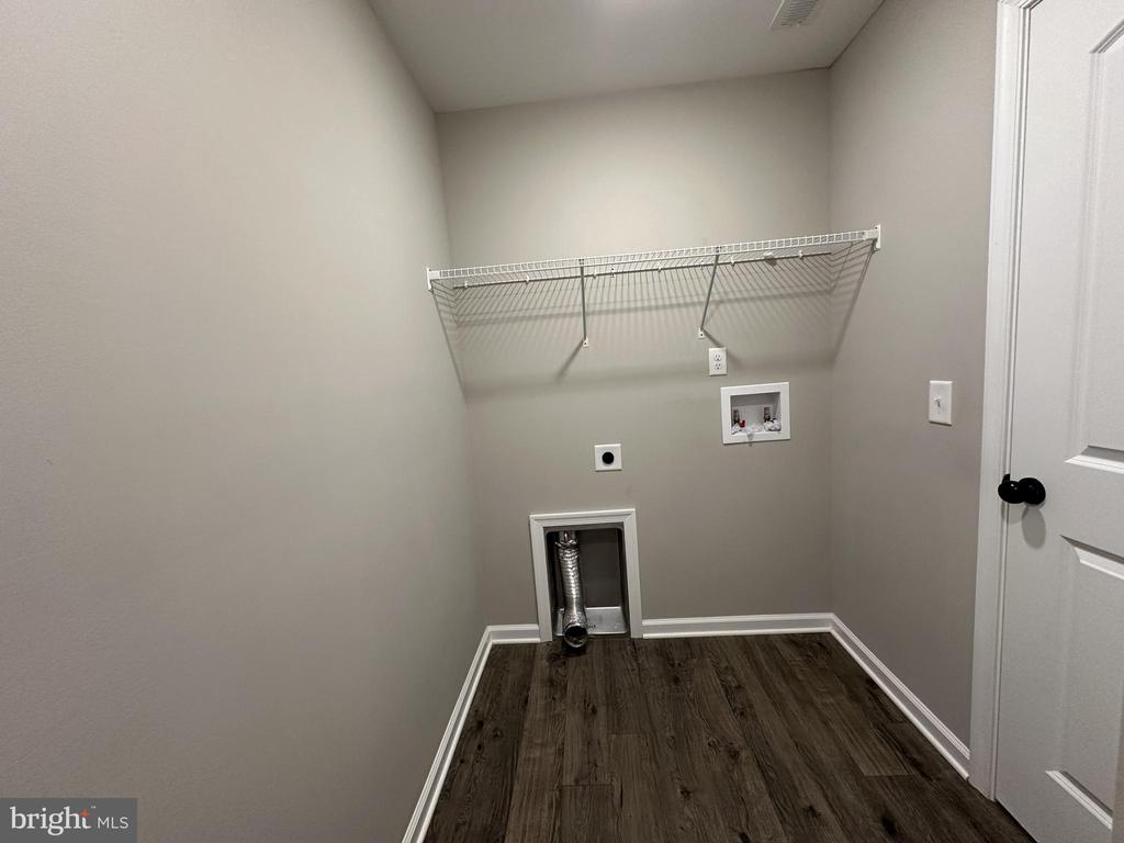 7939 REBEL RD, SPOTSYLVANIA, Virginia 22551, 4 Bedrooms Bedrooms, ,2 BathroomsBathrooms,Residential,7939 REBEL RD,VASP2042092 MLS # VASP2042092