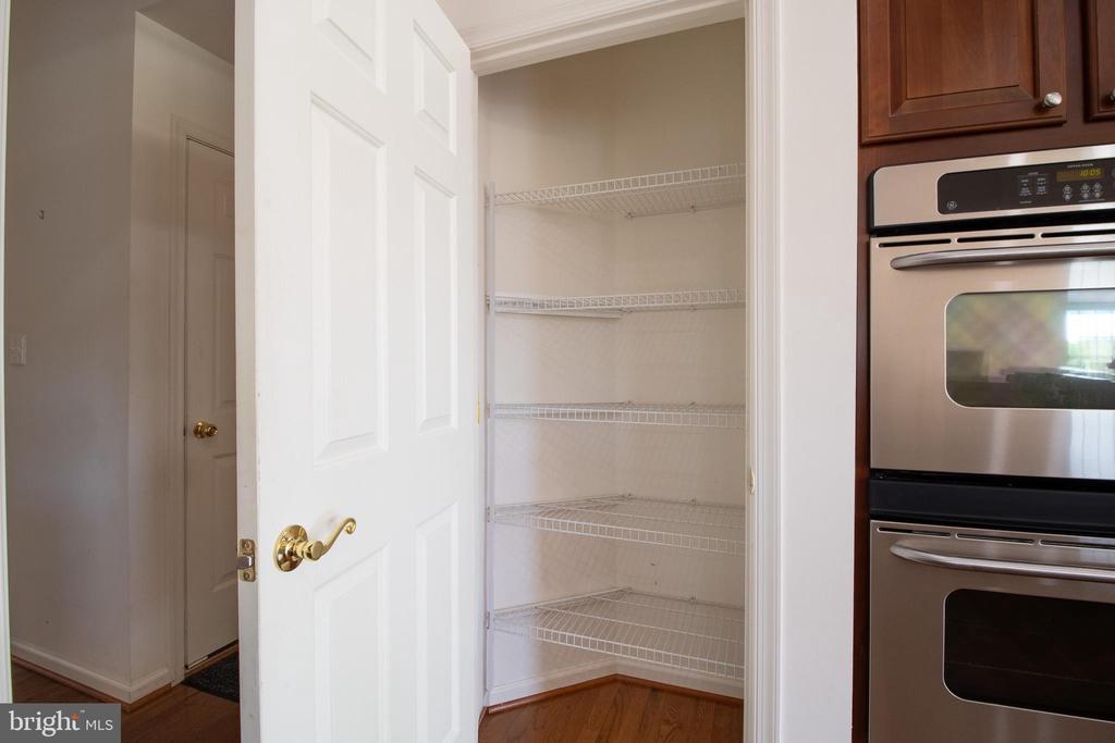6708 STREAM VIEW LN, WARRENTON, Virginia 20187, 3 Bedrooms Bedrooms, ,2 BathroomsBathrooms,Residential,6708 STREAM VIEW LN,VAFQ2022010 MLS # VAFQ2022010