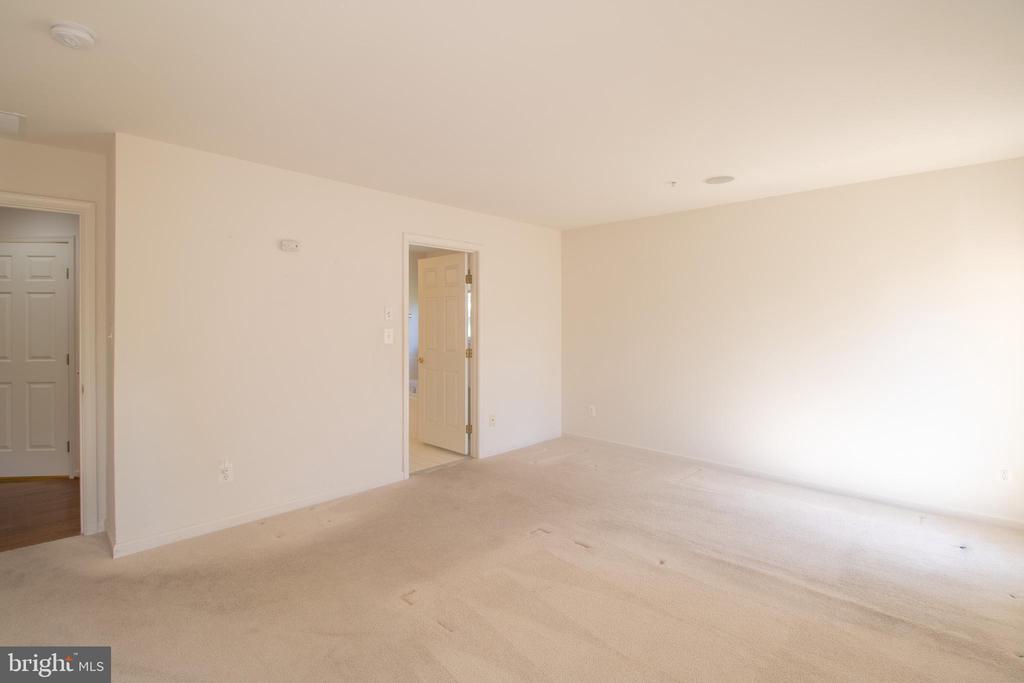 6708 STREAM VIEW LN, WARRENTON, Virginia 20187, 3 Bedrooms Bedrooms, ,2 BathroomsBathrooms,Residential,6708 STREAM VIEW LN,VAFQ2022010 MLS # VAFQ2022010