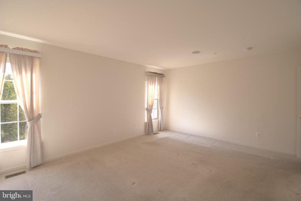 6708 STREAM VIEW LN, WARRENTON, Virginia 20187, 3 Bedrooms Bedrooms, ,2 BathroomsBathrooms,Residential,6708 STREAM VIEW LN,VAFQ2022010 MLS # VAFQ2022010