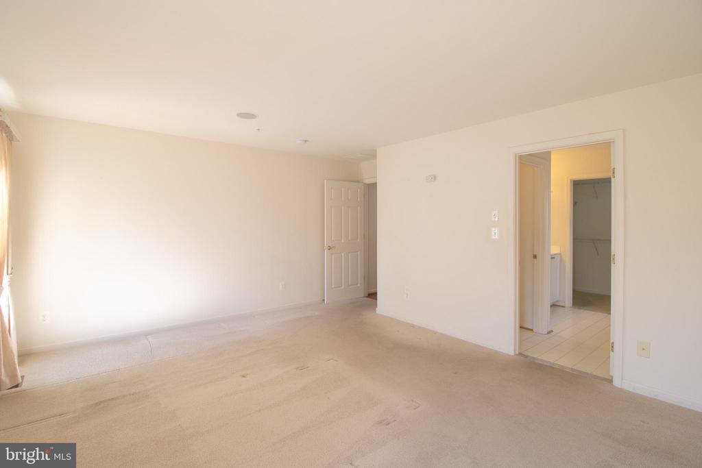 6708 STREAM VIEW LN, WARRENTON, Virginia 20187, 3 Bedrooms Bedrooms, ,2 BathroomsBathrooms,Residential,6708 STREAM VIEW LN,VAFQ2022010 MLS # VAFQ2022010