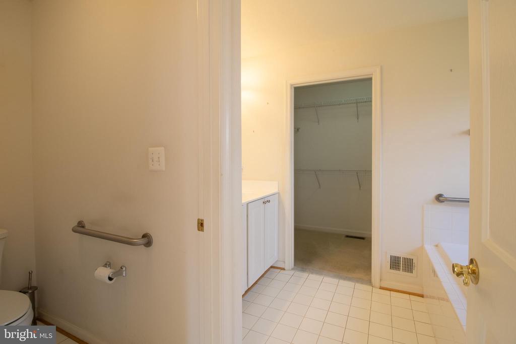 6708 STREAM VIEW LN, WARRENTON, Virginia 20187, 3 Bedrooms Bedrooms, ,2 BathroomsBathrooms,Residential,6708 STREAM VIEW LN,VAFQ2022010 MLS # VAFQ2022010