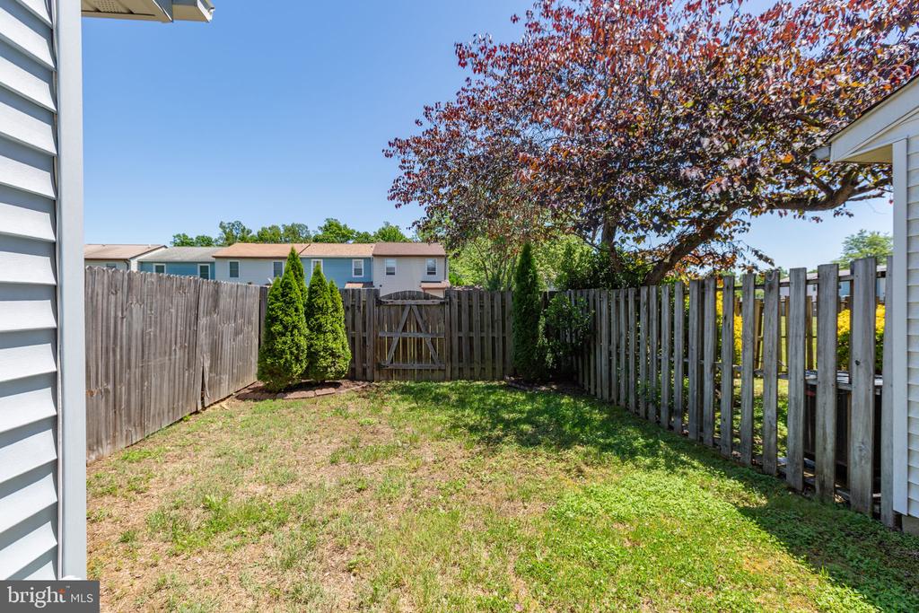 10307 GREEN WILLOW AVE, FREDERICKSBURG, Virginia 22407, 3 Bedrooms Bedrooms, ,1 BathroomBathrooms,Residential,BREEZEWOOD,10307 GREEN WILLOW AVE,VASP2042404 MLS # VASP2042404