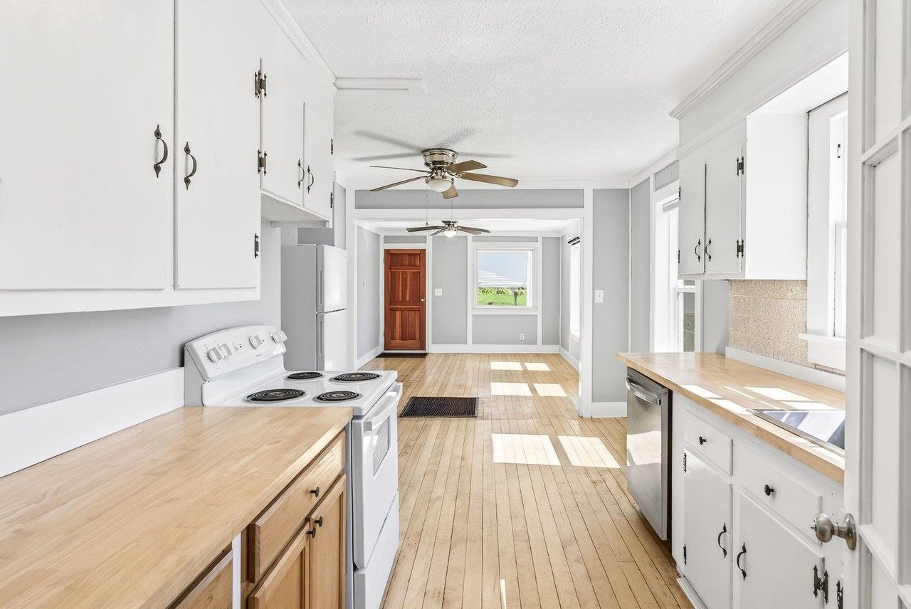 541 HULL ST, STAUNTON, Virginia 24401, 3 Bedrooms Bedrooms, ,2 BathroomsBathrooms,Residential,541 HULL ST,677835 MLS # 677835 541 HULL ST, STAUNTON, Virginia 24401, 3 Bedrooms Bedrooms, ,2 BathroomsBathrooms,Residential,541 HULL ST,677835 MLS # 677835