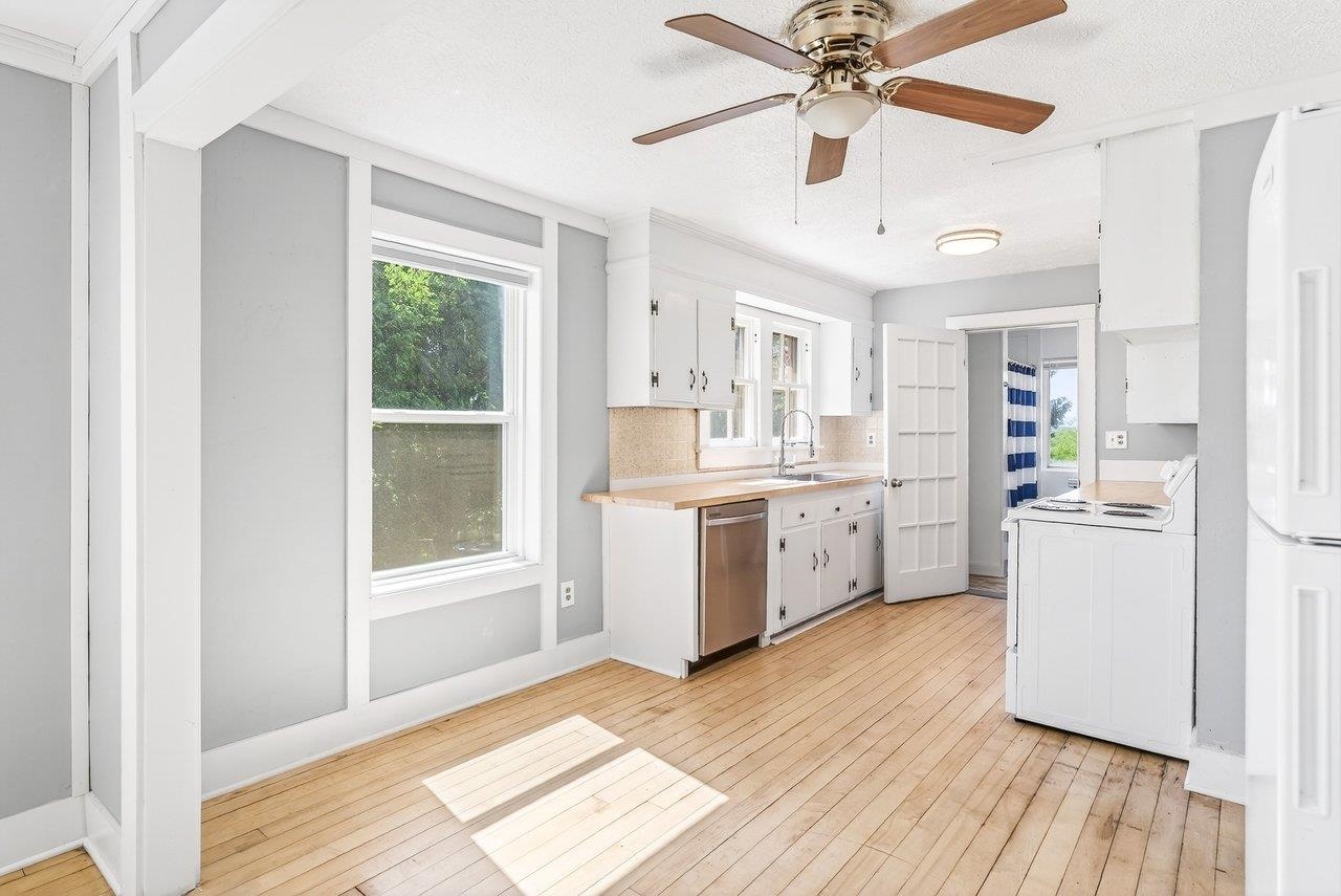 541 HULL ST, STAUNTON, Virginia 24401, 3 Bedrooms Bedrooms, ,2 BathroomsBathrooms,Residential,541 HULL ST,677835 MLS # 677835 541 HULL ST, STAUNTON, Virginia 24401, 3 Bedrooms Bedrooms, ,2 BathroomsBathrooms,Residential,541 HULL ST,677835 MLS # 677835