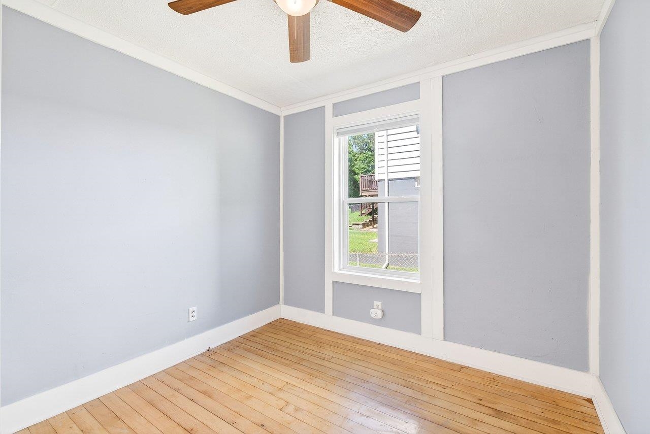 541 HULL ST, STAUNTON, Virginia 24401, 3 Bedrooms Bedrooms, ,2 BathroomsBathrooms,Residential,541 HULL ST,677835 MLS # 677835 541 HULL ST, STAUNTON, Virginia 24401, 3 Bedrooms Bedrooms, ,2 BathroomsBathrooms,Residential,541 HULL ST,677835 MLS # 677835