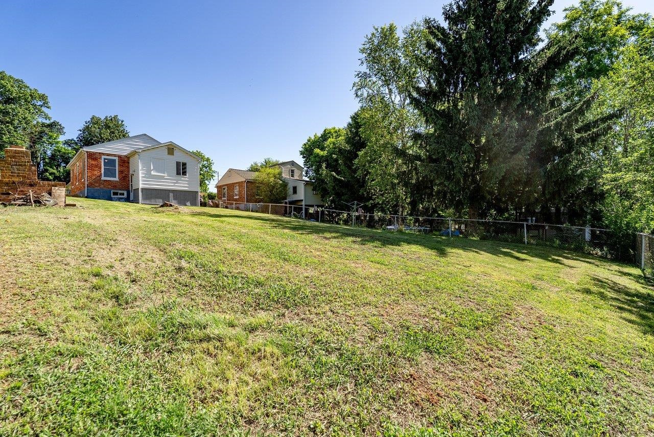 541 HULL ST, STAUNTON, Virginia 24401, 3 Bedrooms Bedrooms, ,2 BathroomsBathrooms,Residential,541 HULL ST,677835 MLS # 677835 541 HULL ST, STAUNTON, Virginia 24401, 3 Bedrooms Bedrooms, ,2 BathroomsBathrooms,Residential,541 HULL ST,677835 MLS # 677835