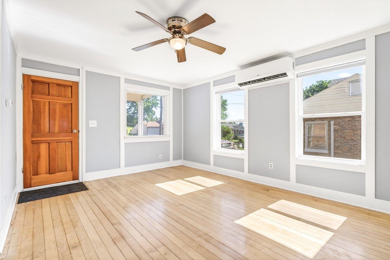 541 HULL ST, STAUNTON, Virginia 24401, 3 Bedrooms Bedrooms, ,2 BathroomsBathrooms,Residential,541 HULL ST,677835 MLS # 677835 541 HULL ST, STAUNTON, Virginia 24401, 3 Bedrooms Bedrooms, ,2 BathroomsBathrooms,Residential,541 HULL ST,677835 MLS # 677835