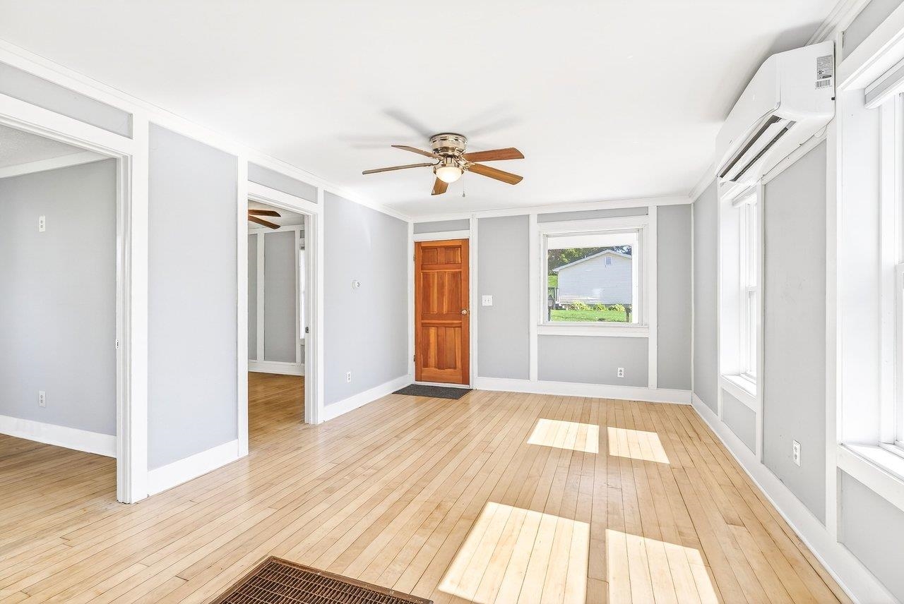 541 HULL ST, STAUNTON, Virginia 24401, 3 Bedrooms Bedrooms, ,2 BathroomsBathrooms,Residential,541 HULL ST,677835 MLS # 677835 541 HULL ST, STAUNTON, Virginia 24401, 3 Bedrooms Bedrooms, ,2 BathroomsBathrooms,Residential,541 HULL ST,677835 MLS # 677835