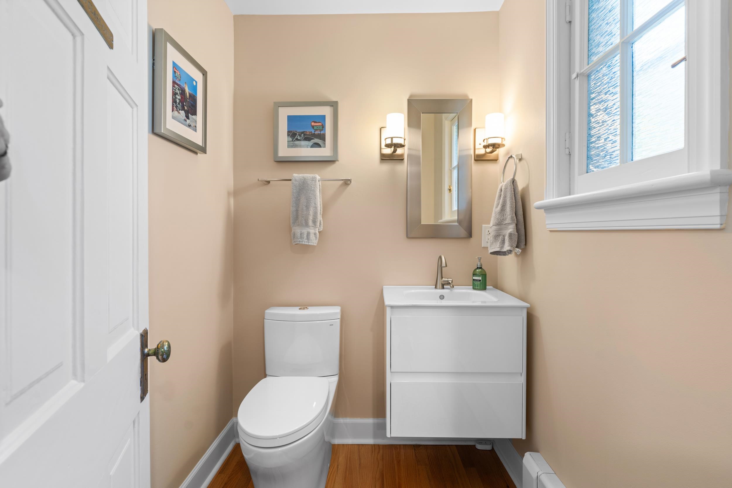 305 E BEVERLEY ST, STAUNTON, Virginia 24401, 4 Bedrooms Bedrooms, ,2 BathroomsBathrooms,Residential,305 E BEVERLEY ST,677841 MLS # 677841