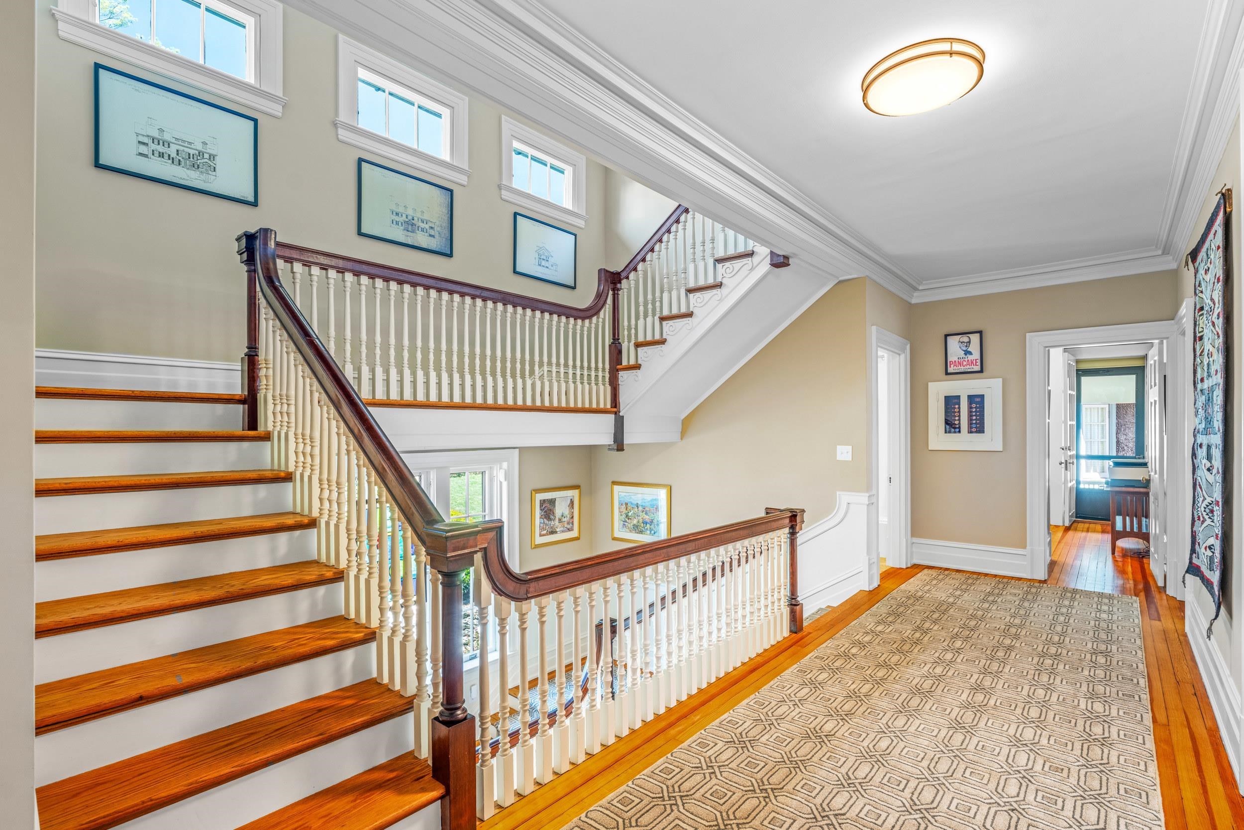 305 E BEVERLEY ST, STAUNTON, Virginia 24401, 4 Bedrooms Bedrooms, ,2 BathroomsBathrooms,Residential,305 E BEVERLEY ST,677841 MLS # 677841