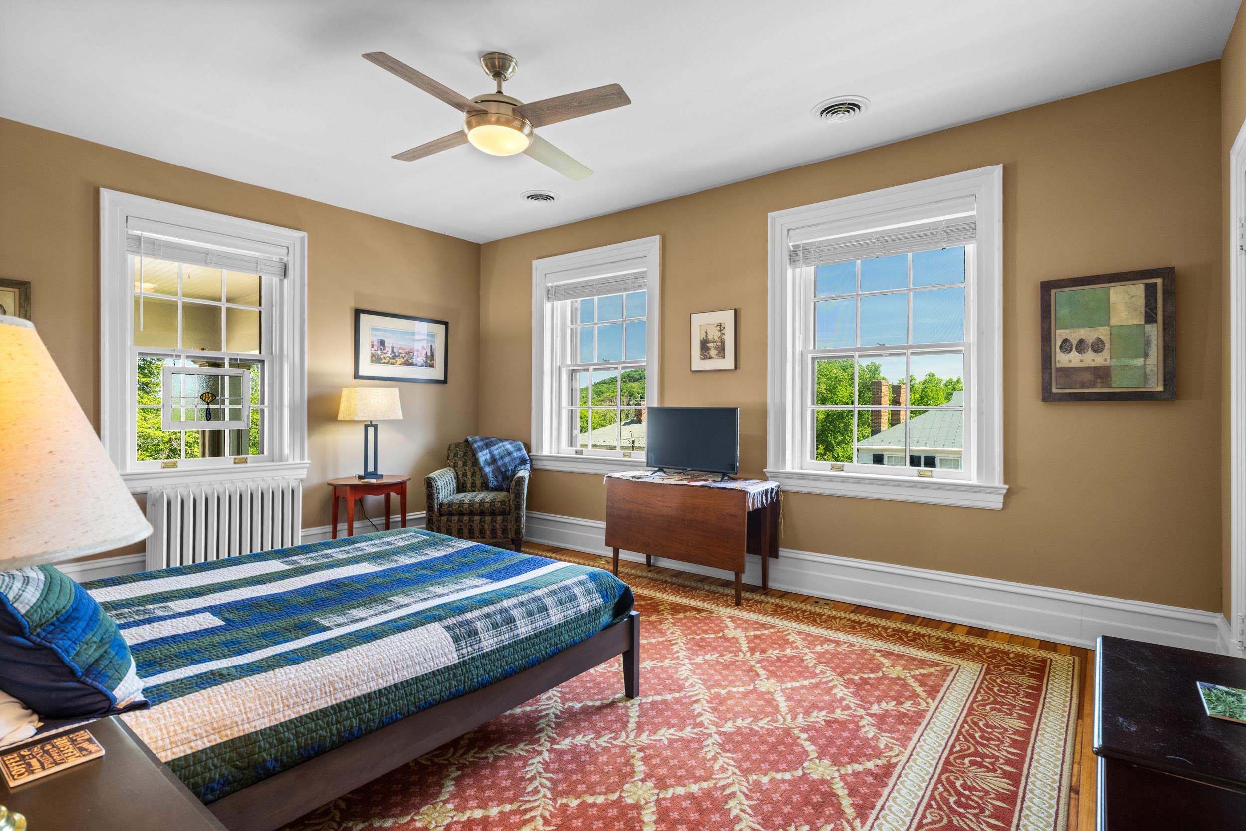 305 E BEVERLEY ST, STAUNTON, Virginia 24401, 4 Bedrooms Bedrooms, ,2 BathroomsBathrooms,Residential,305 E BEVERLEY ST,677841 MLS # 677841