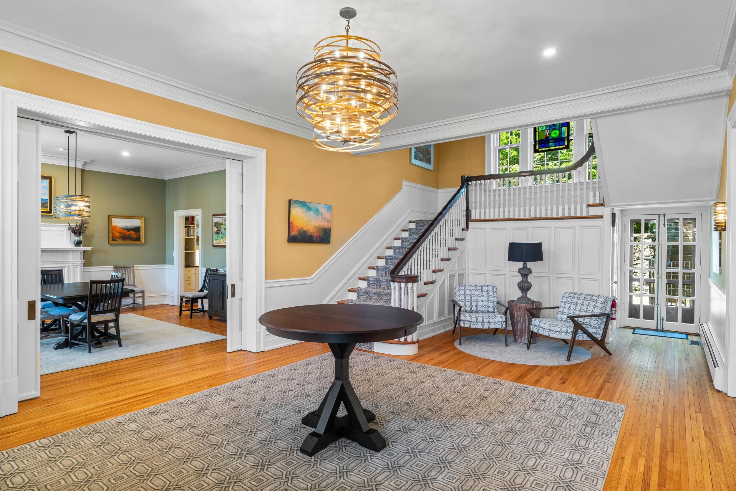 305 E BEVERLEY ST, STAUNTON, Virginia 24401, 4 Bedrooms Bedrooms, ,2 BathroomsBathrooms,Residential,305 E BEVERLEY ST,677841 MLS # 677841